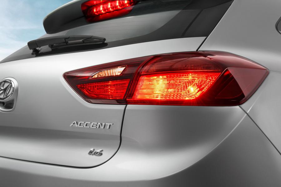 Детали экстерьера Hyundai Accent 5-Door (YC) 2017 года  (фото 3 из 6)